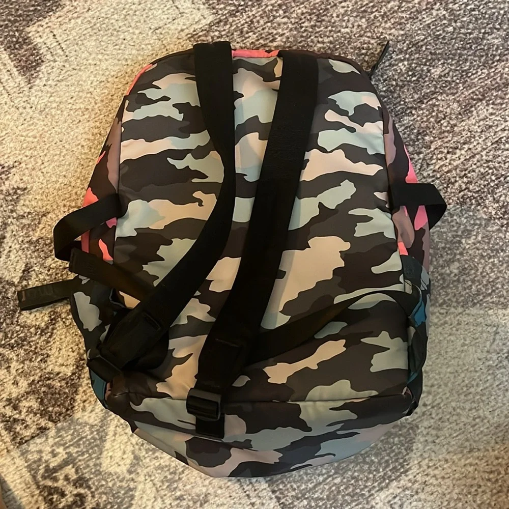 Lululemon Pink Camo Everyday Backpack - Picture 2 of 6